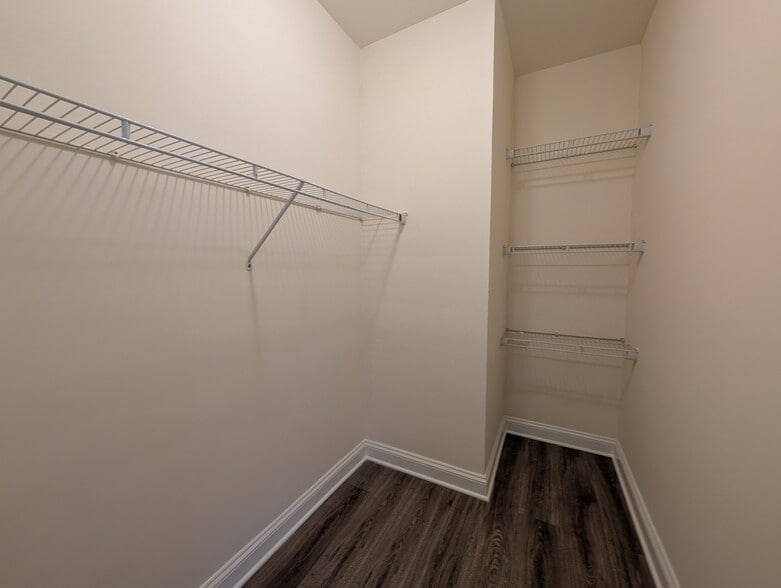 Building Photo - 2930 W Palmer St