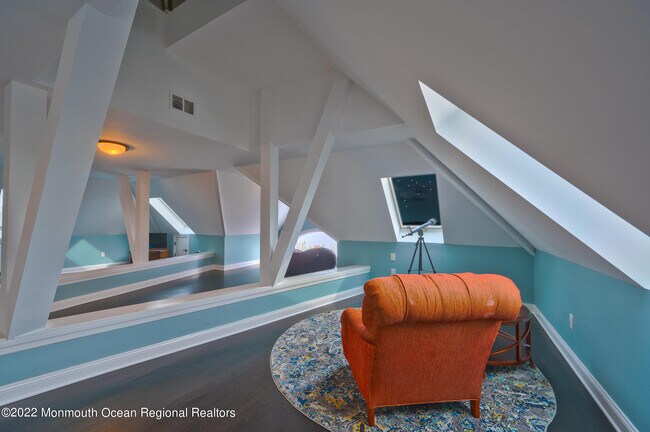 Building Photo - 709 Princeton Ave