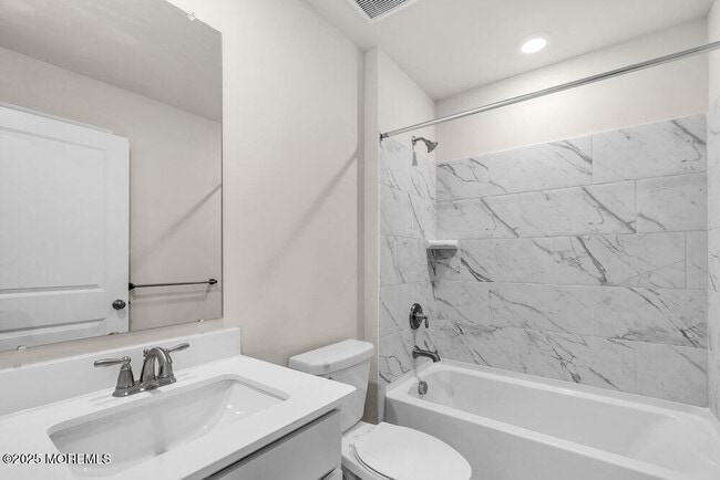 Building Photo - 8 Rothbury Ct