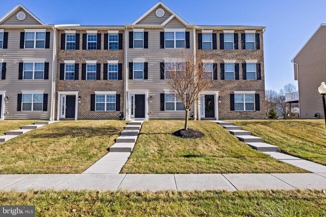 Building Photo - 18 Breezewood Dr