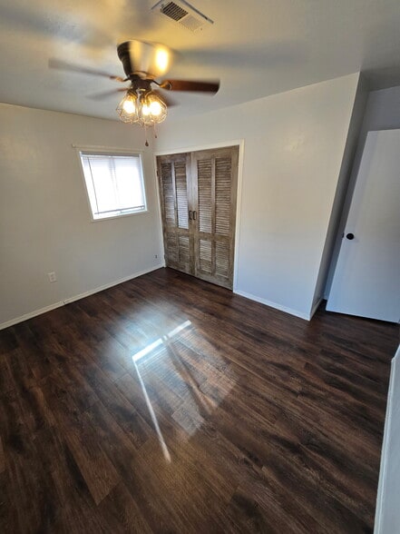 Building Photo - 1702 Wakefield Dr NE