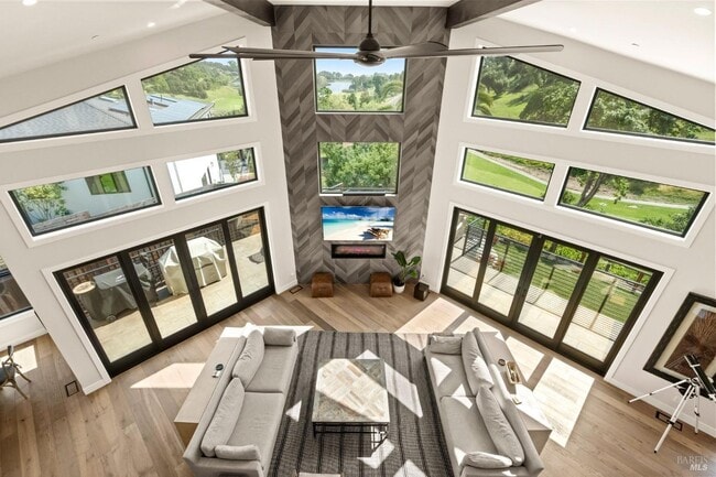 Building Photo - 3727 Lakebriar Pl