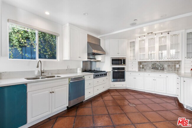 Building Photo - 17737 Porto Marina Way