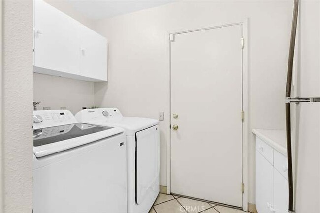 Building Photo - Single family home for rent