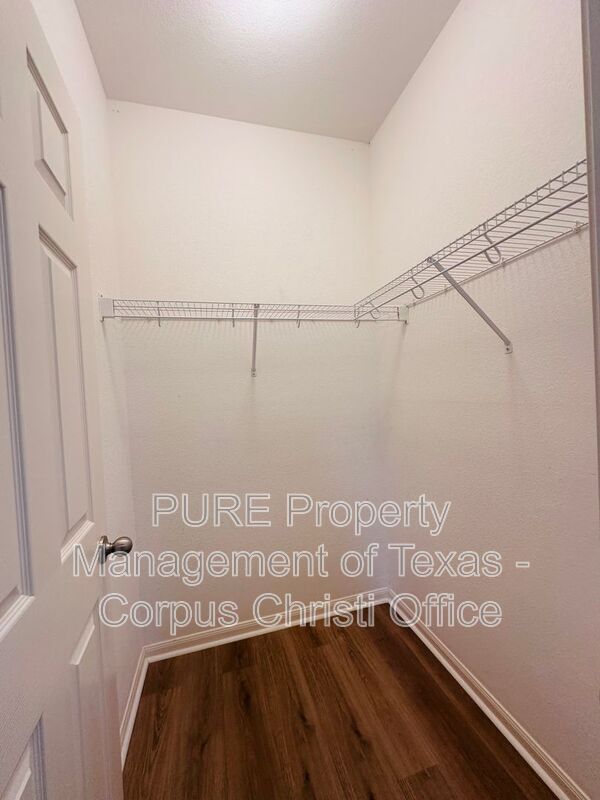 Building Photo - 6017 Tapestry Dr