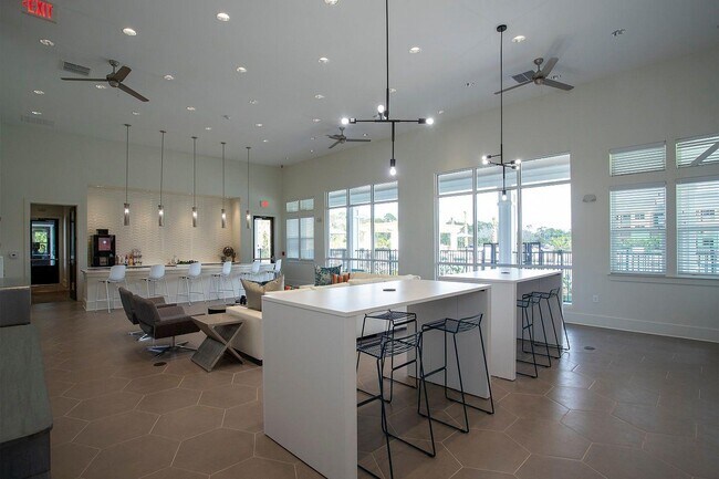 Building Photo - 1851 LPGA Blvd