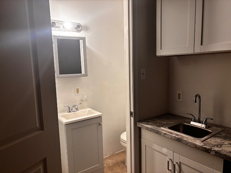 Primary Photo - 3xx N 1st Ave