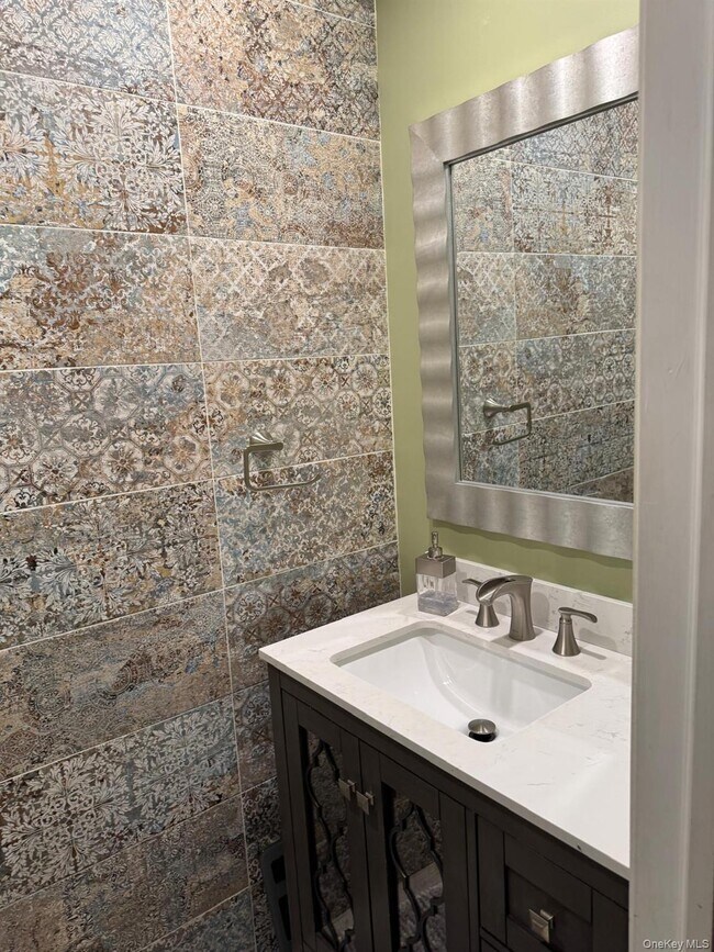 Building Photo - 48 Jefferson Rd