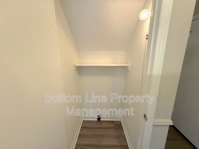 Building Photo - 3315 Wiseman Dr