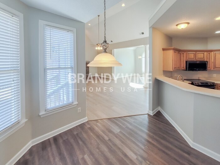 Building Photo - 9088 Fenmore Cove