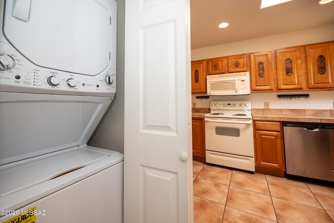 Building Photo - 6255 N Camino Pimeria Alta