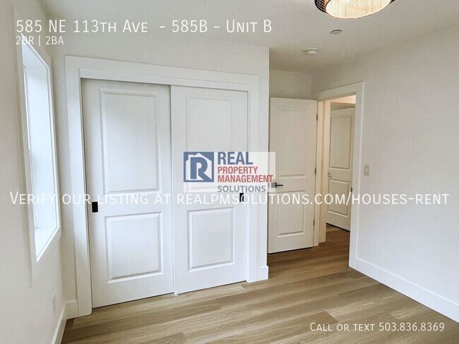 Building Photo - 585 NE 113th Ave