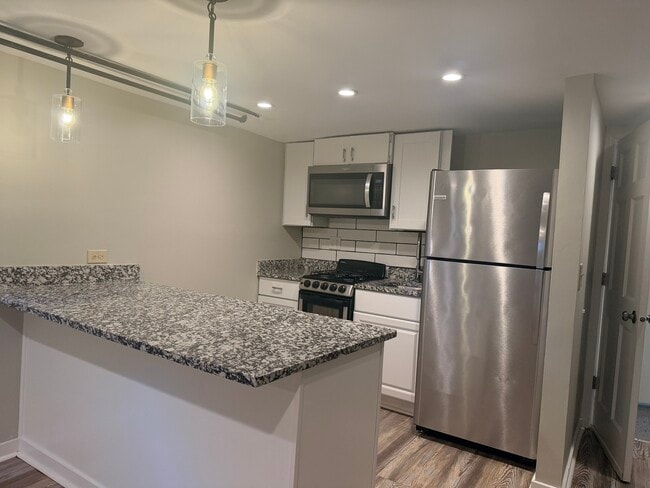 Building Photo - 6758 S Karlov Ave