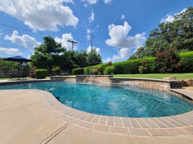 Building Photo - 413 Hamptonridge Rd