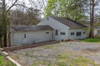 Building Photo - 2 Bed, 2 Full Bath Single Family Home in H...