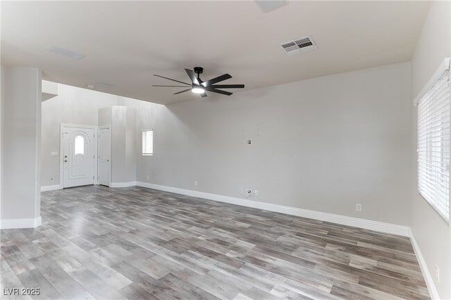 Building Photo - 8807 Red Fox Dr