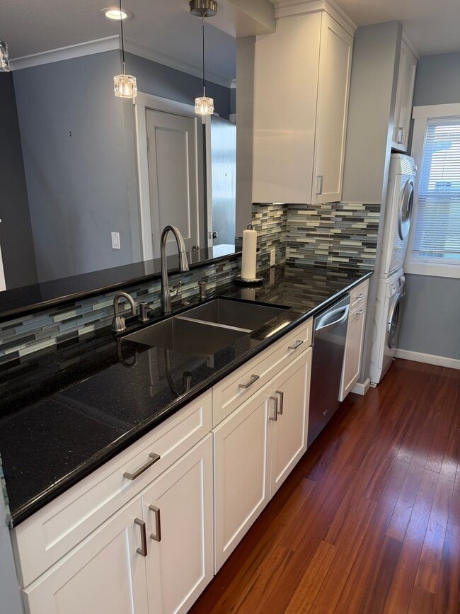 Building Photo - 2 Bed 1 Bath Condo W/ Garage In Orinda