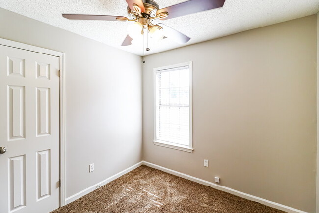 Building Photo - 7133 Butterfly Dr