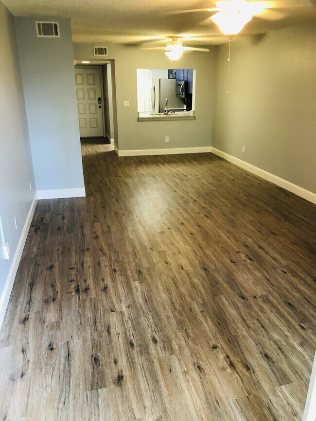 Building Photo - Dunedin Condo