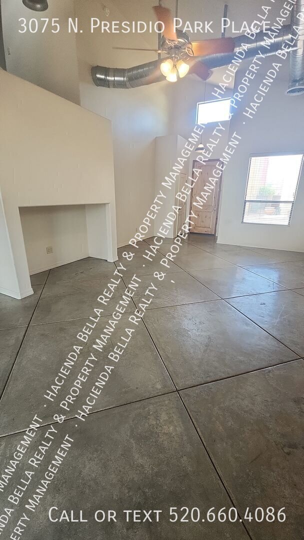 Building Photo - 3075 N Presidio Park Pl