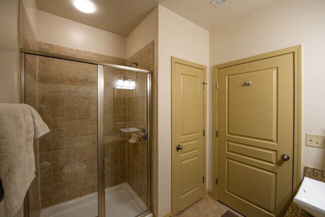 Building Photo - 2035 Renaissance Park Pl