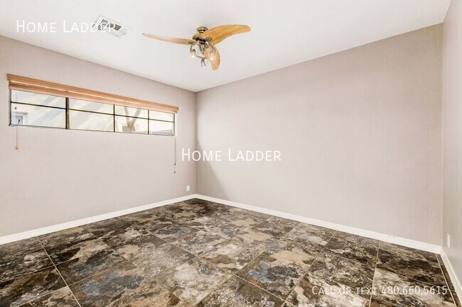 Building Photo - 1338 W Culver St