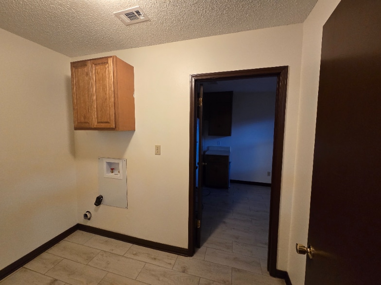 Building Photo - 199 Lakeside Ln