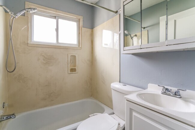 Building Photo - 2654 Avalon Pl