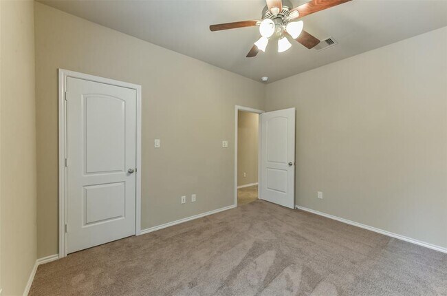 Building Photo - 248 Clementine Ct