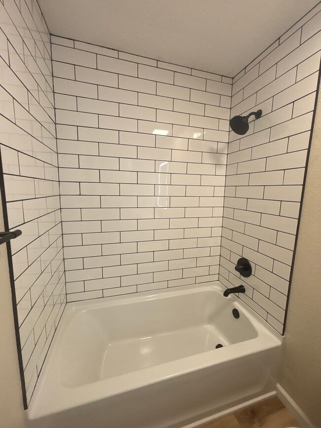 Building Photo - S0275-MF2