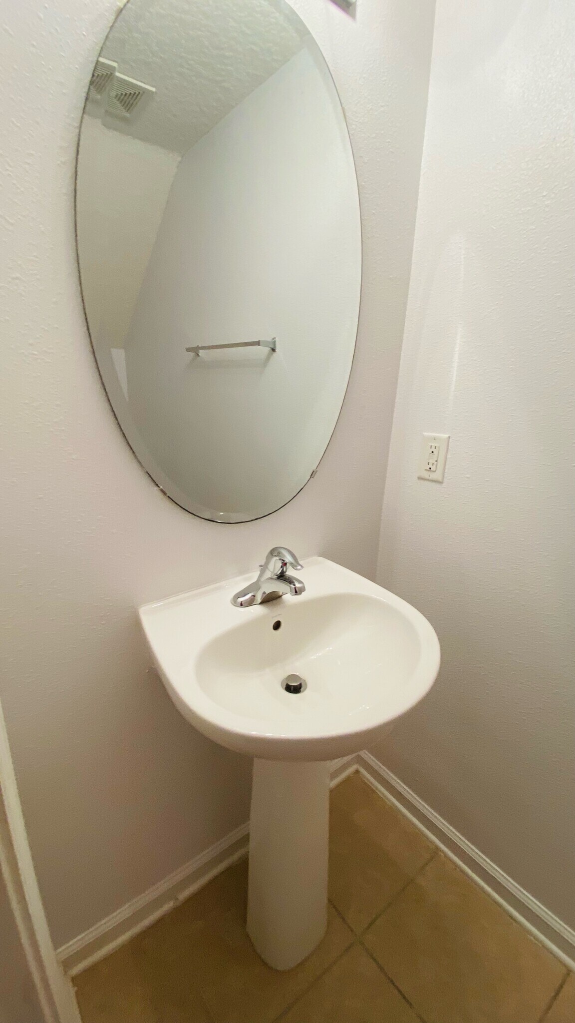 half bath - 6405 Shortleaf Pl