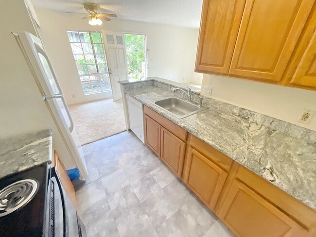 Building Photo - Ground Floor Kihei Villages Unit - Fenced ...