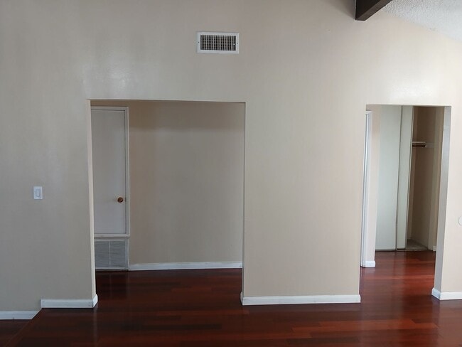 Building Photo - 400 Mokelumne Dr