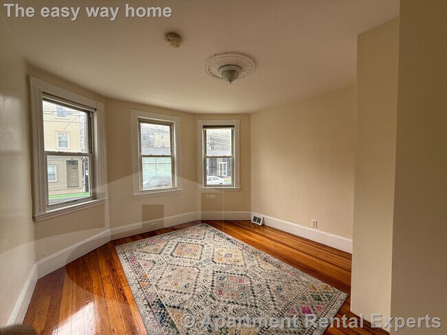 Building Photo - 259 Beacon St