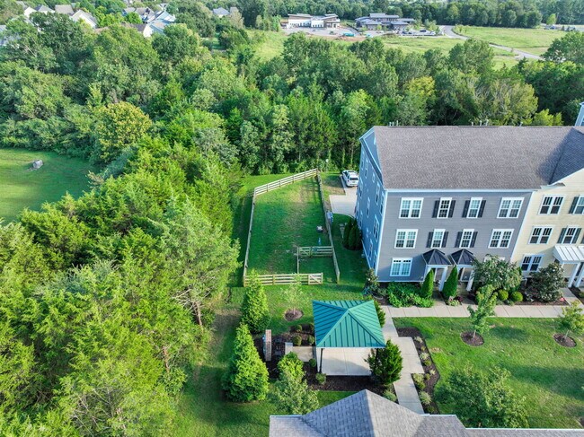 Building Photo - 300 Kara Ln