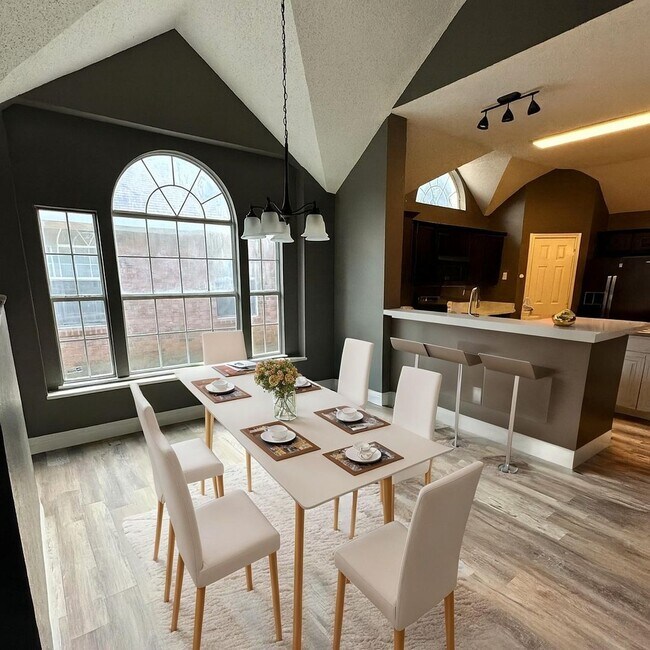 Building Photo - SPACIOUS REMODELED HOME NEAR MAJOR ARLINGT...