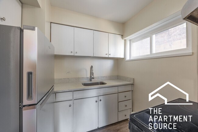 Building Photo - 1400 Chicago Ave