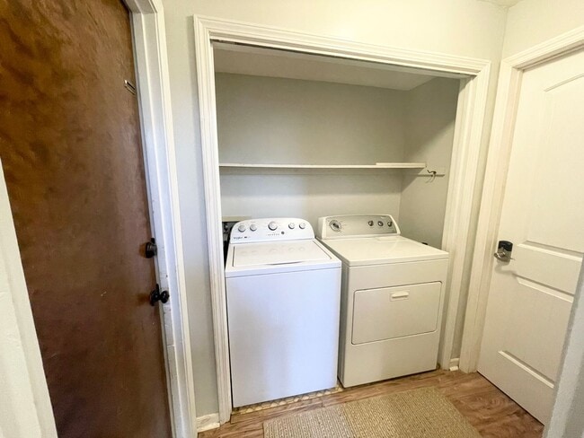 Building Photo - 328 Wellington Way