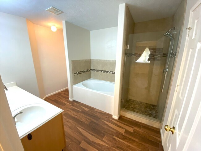 Building Photo - 2615 Elder Park Ct