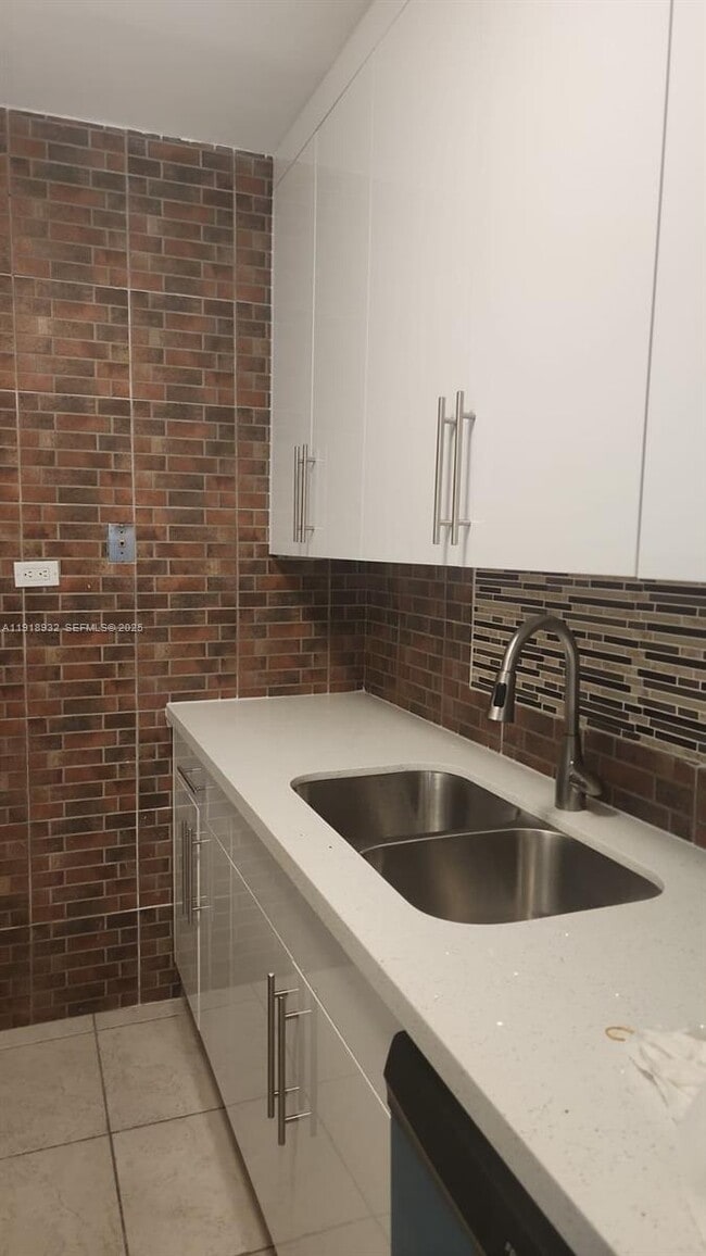 Building Photo - 1582 NE 172nd St