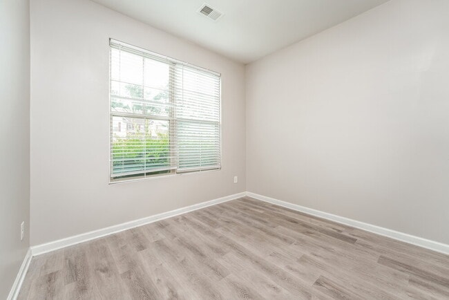 Building Photo - 4914 Rapahoe Trail