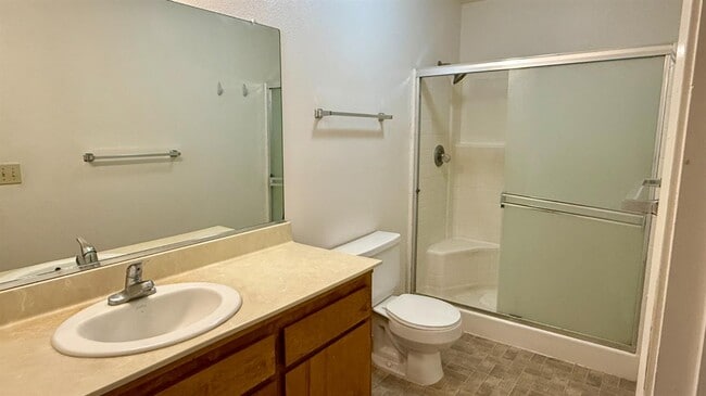 Building Photo - 2423 Knowlwood Dr