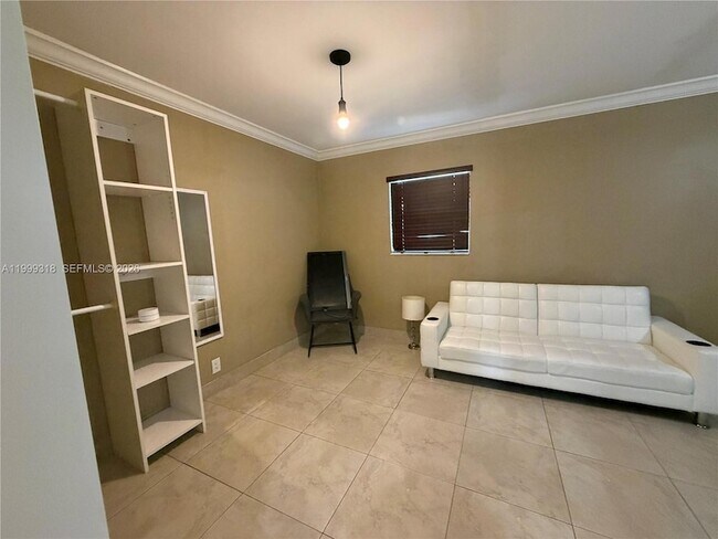 Building Photo - 414 SW 2nd Terrace