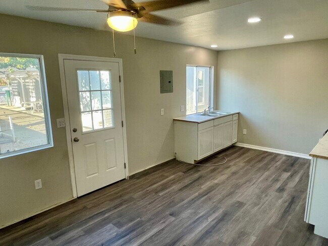 Building Photo - 34793 The Farm Rd