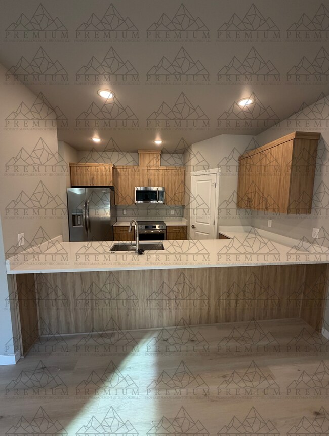 Building Photo - 1st MONTH FREE - 3 BED 2.5 BATH NEW BUILD!