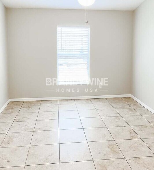 Building Photo - 424 Candler Ave