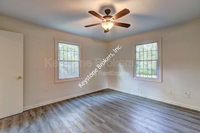 Building Photo - 4571 Shadow Lawn Dr