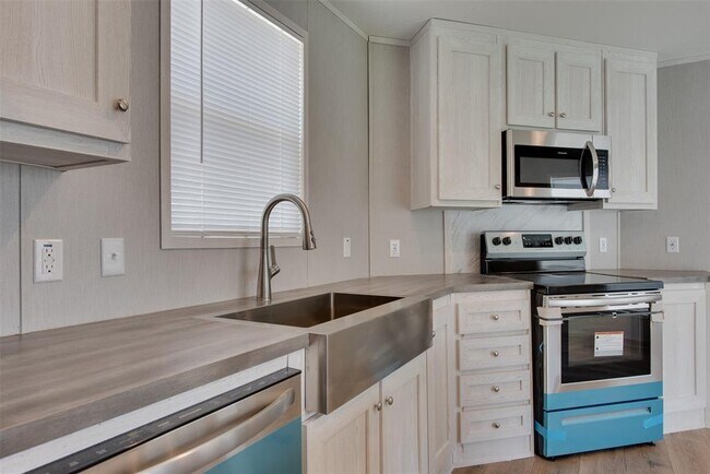 Building Photo - 315 Broadmore Dr