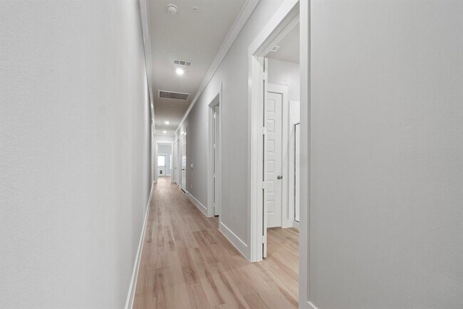 Building Photo - 1109 Saffira-