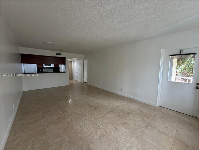 Building Photo - 8100 Geneva Ct